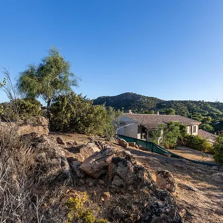 Eden Di Chia - House In Private