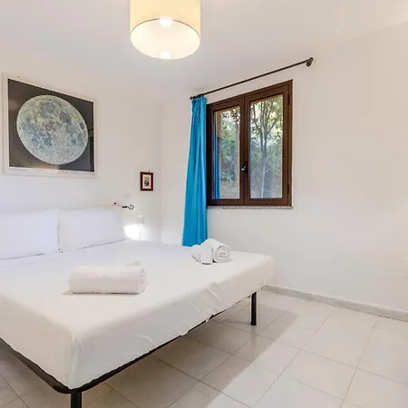 Eden Di Chia - House In Private *